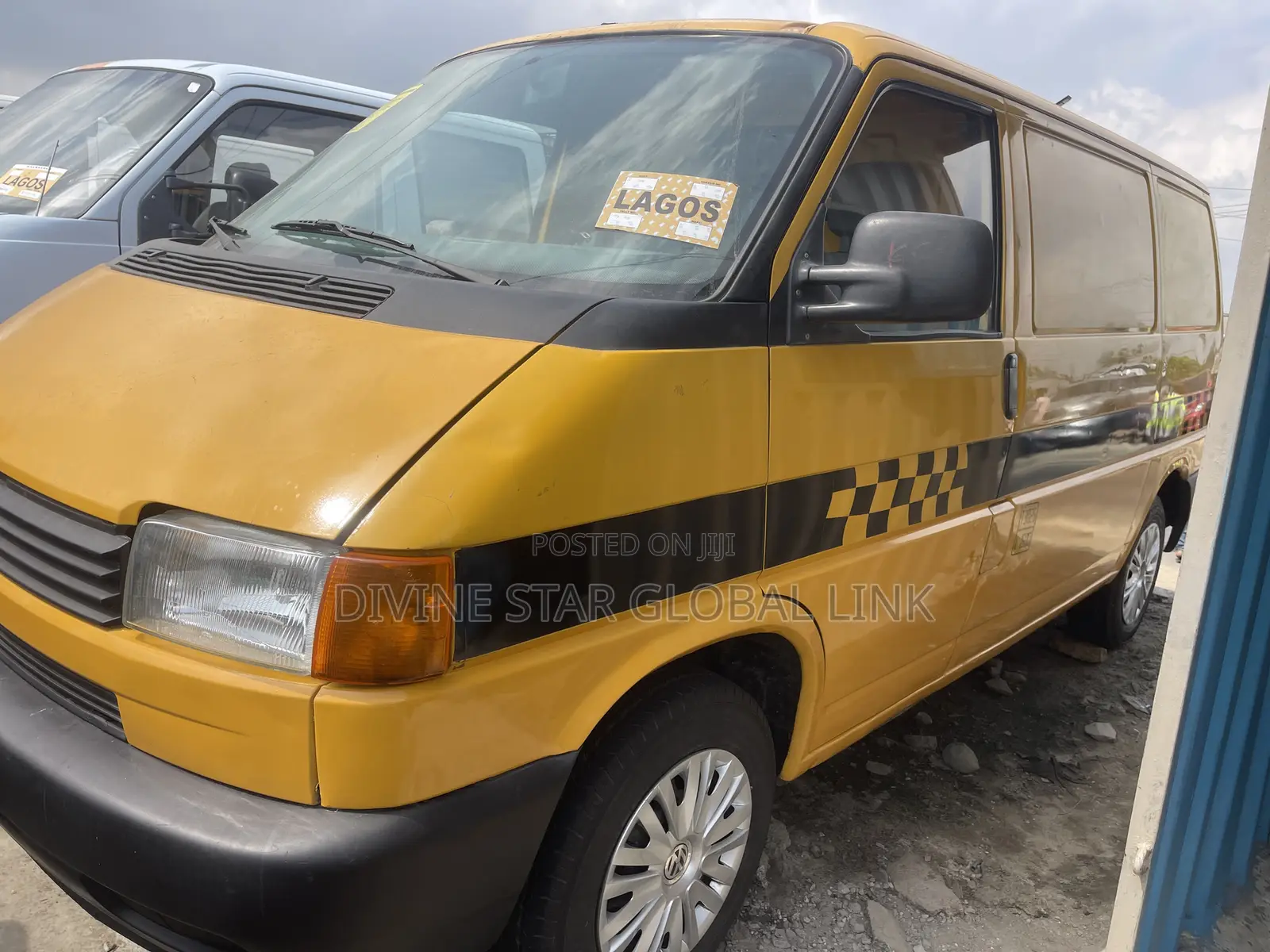 Volkswagen Transporter 2002 Yellow
