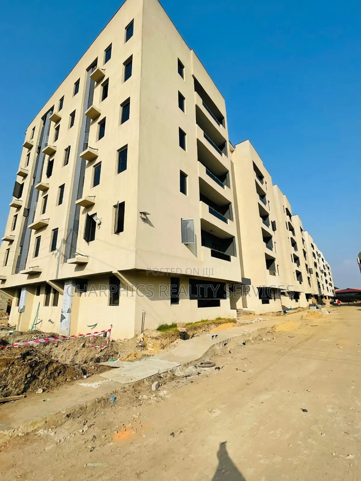1bdrm Apartment in Surulere for sale