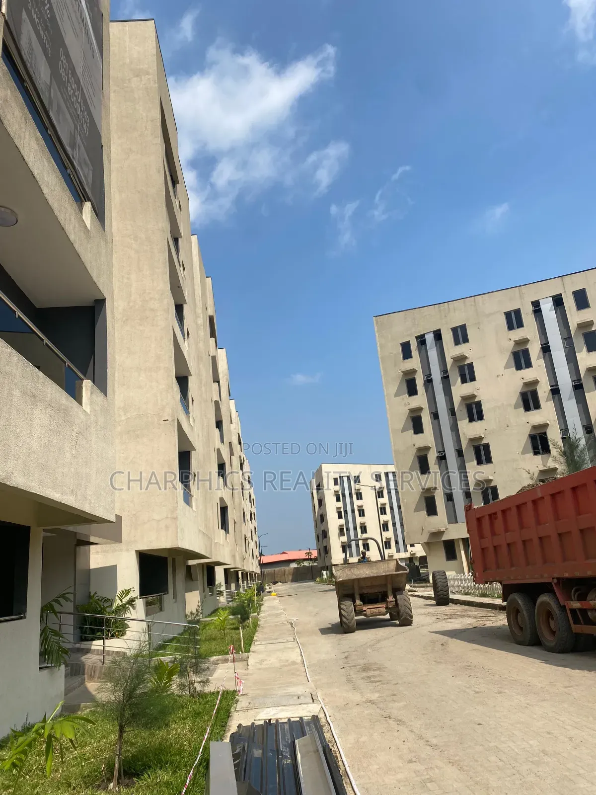 1bdrm Apartment in Surulere for sale