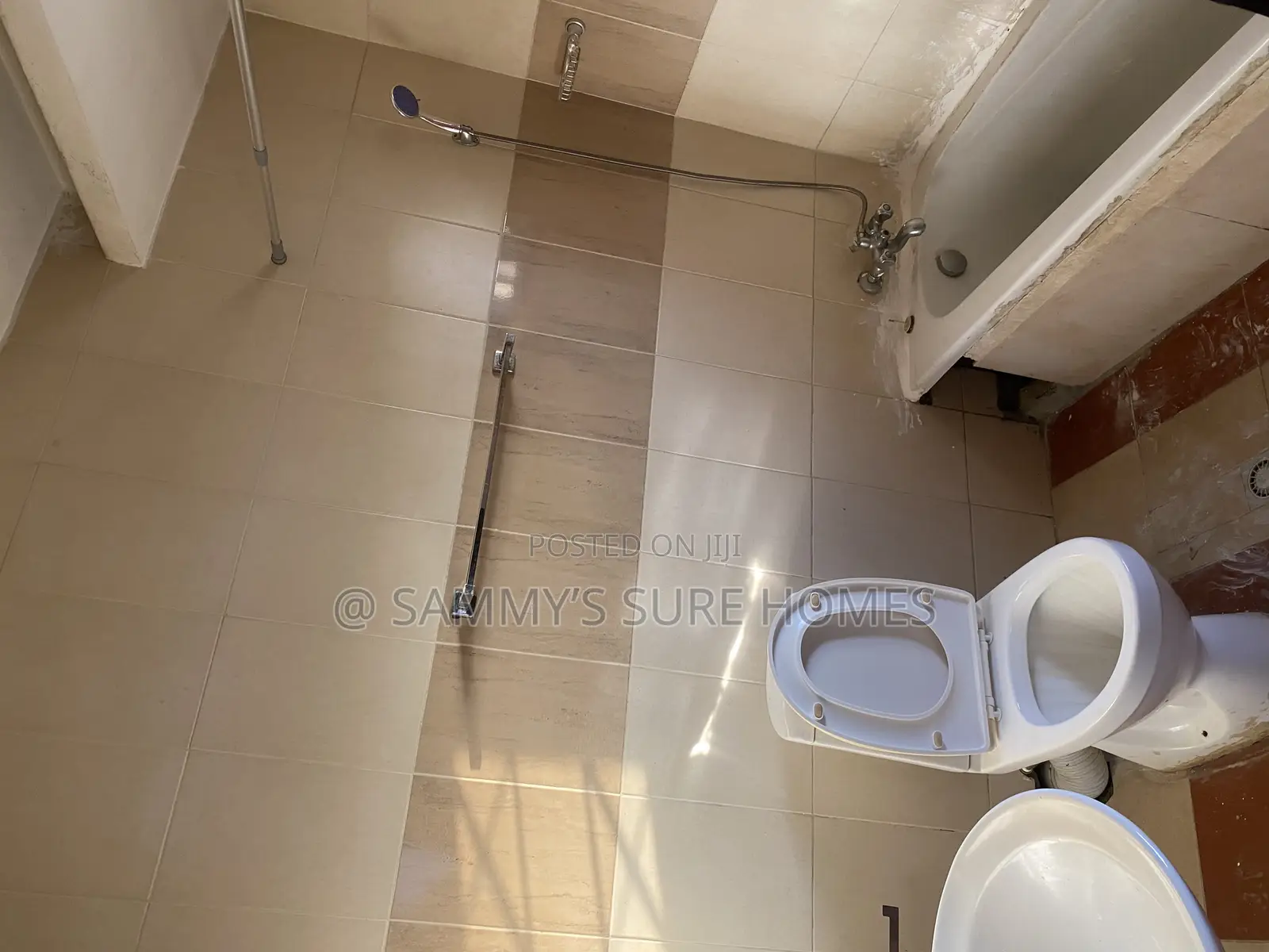5bdrm Duplex in Fyne Stone Estate, Gwarinpa for rent