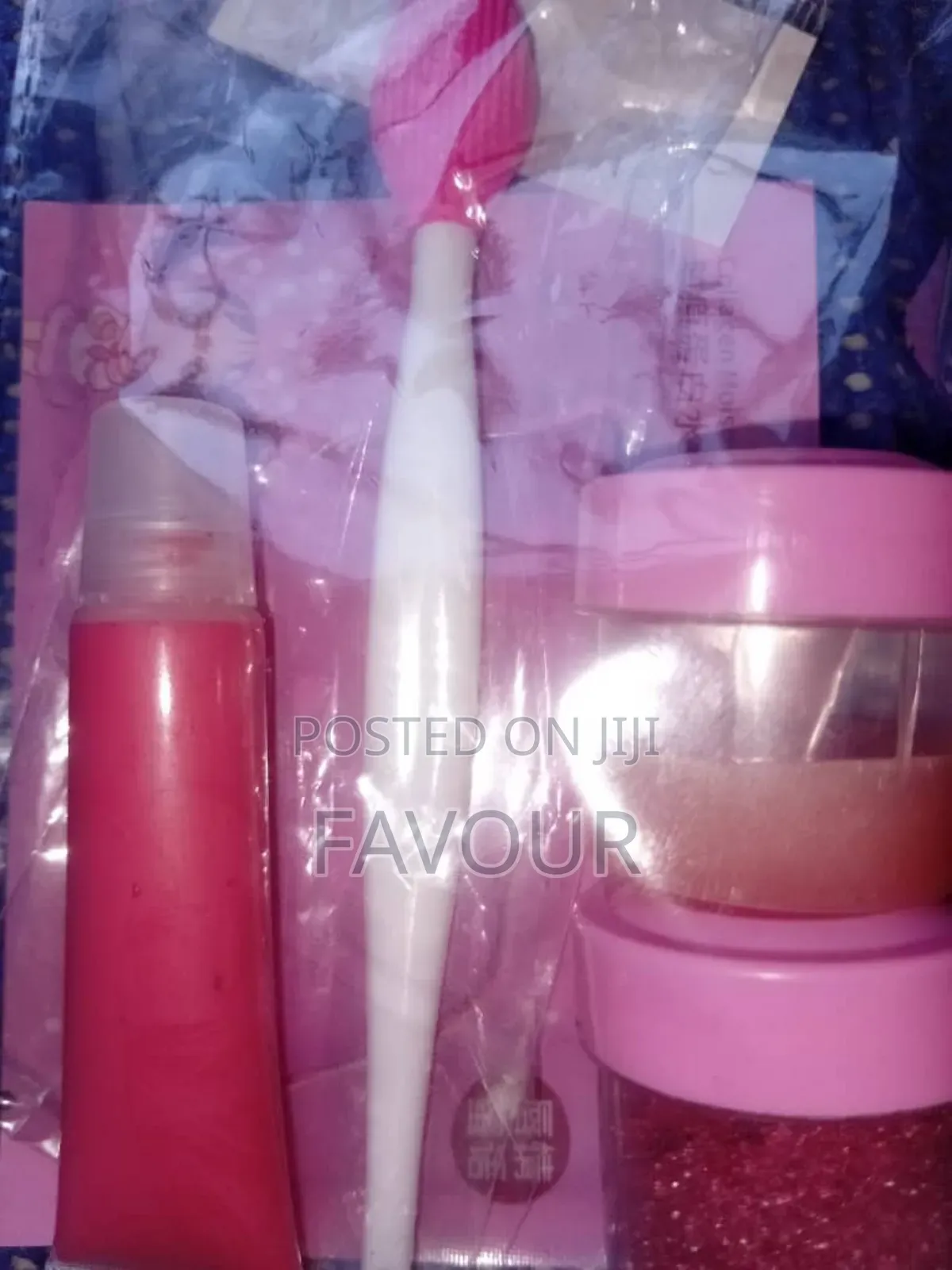 5 in 1 Pink Lips Set