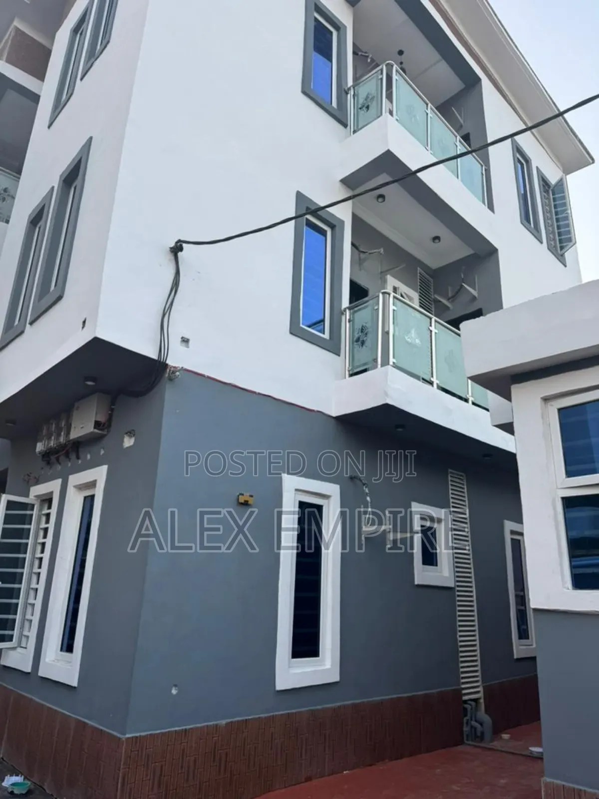 Mini Flat in Ago Palace for rent