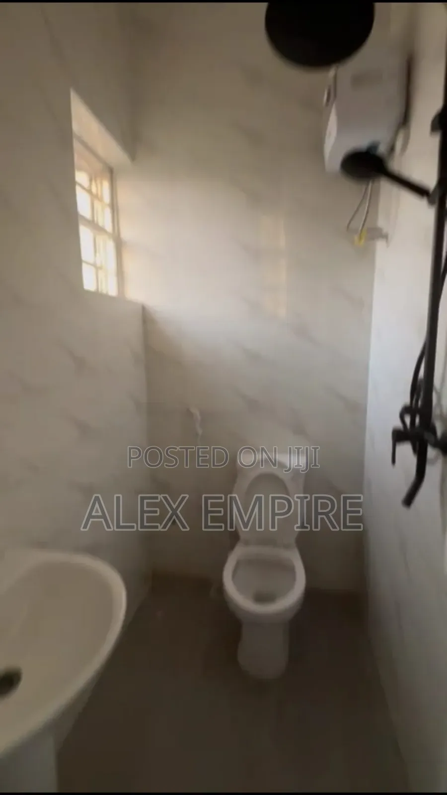 Mini Flat in Ago Palace for rent