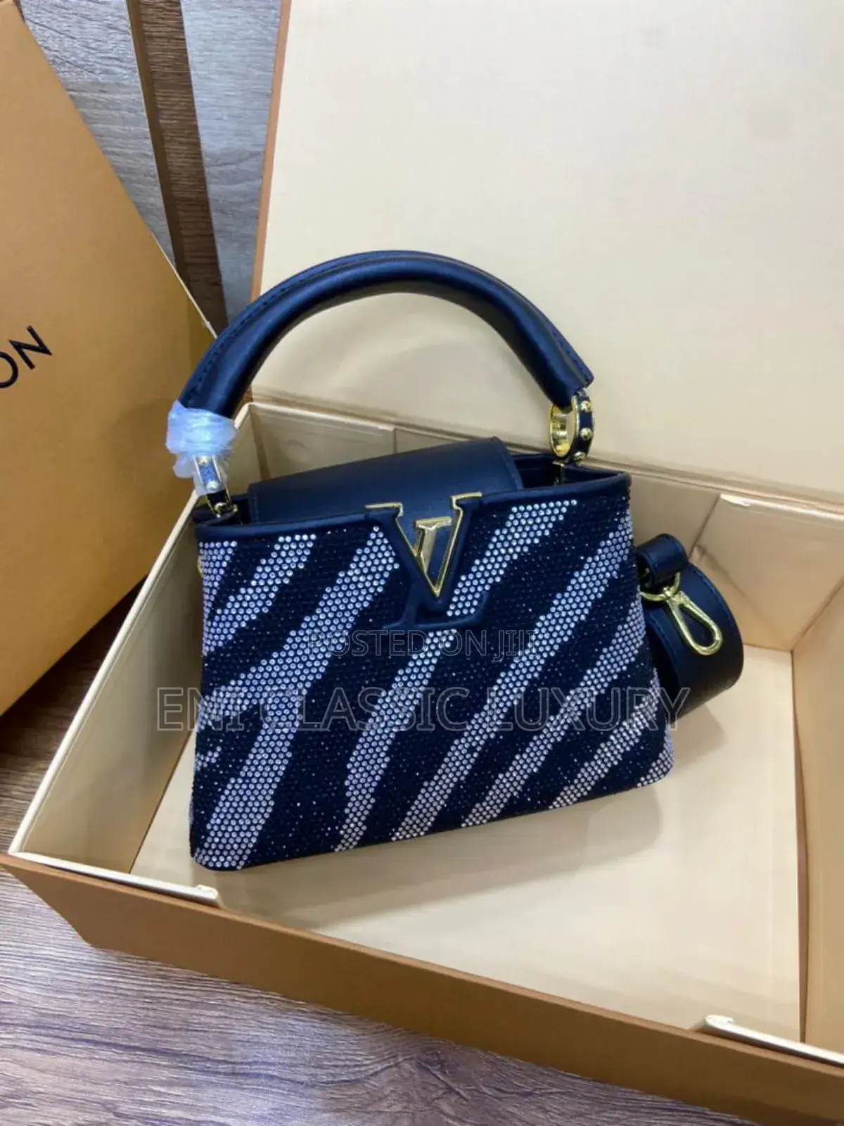 Just Unique Luxury Women Handbags Louis Vuitton Available