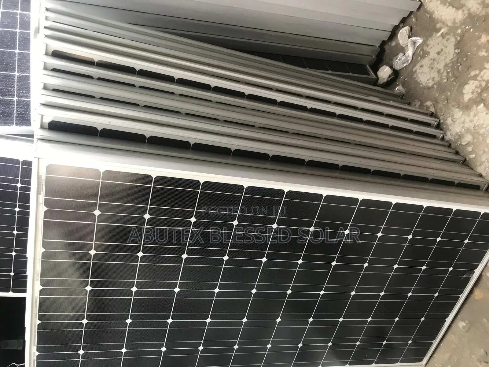 Canadian Mon Solar Panel 300w