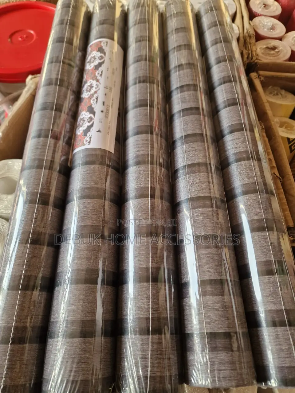 Black Fluted Wallpaper Design