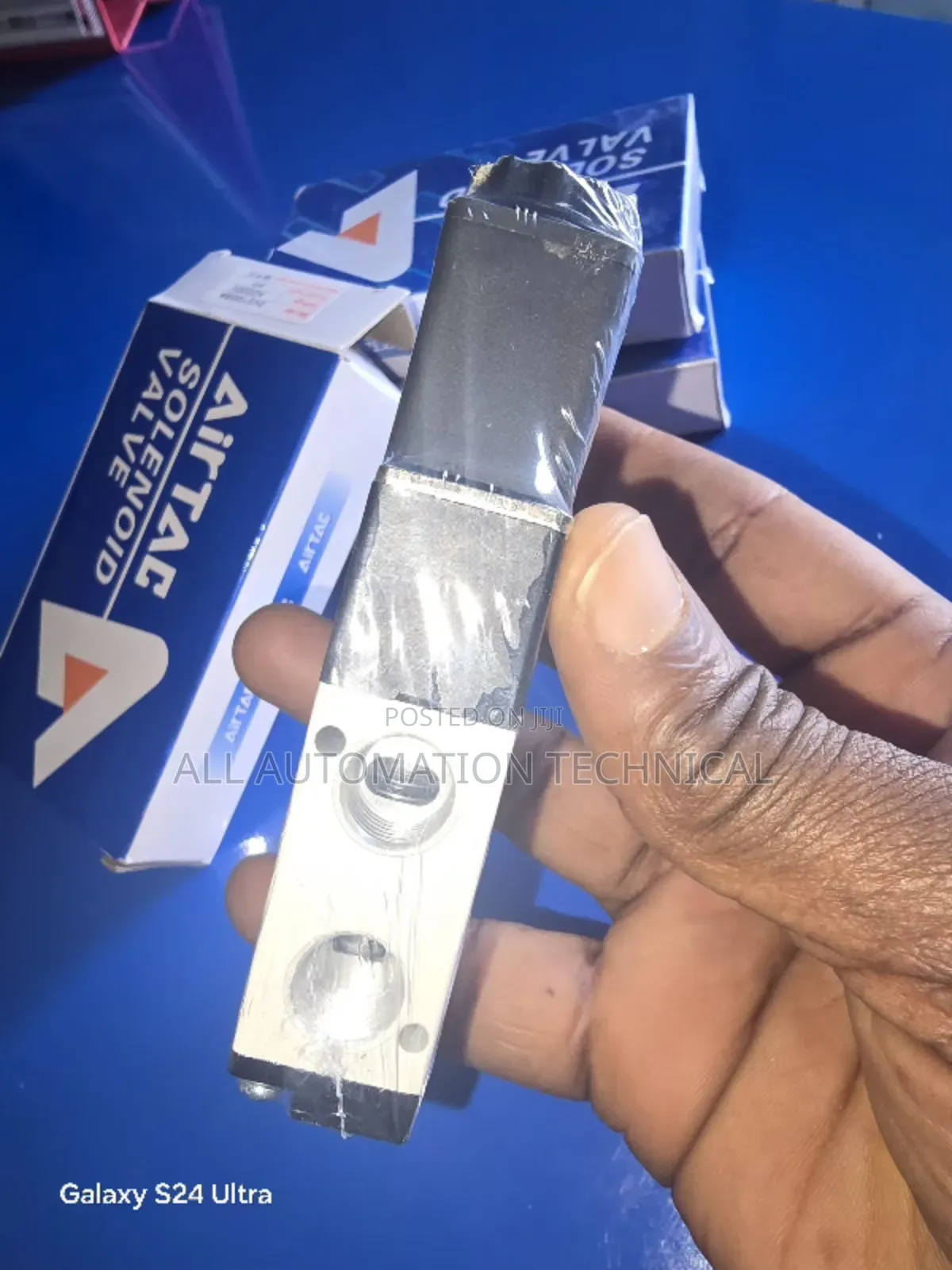 AIRTAC SOLENOID VALVE 3/2 Way 220vac | 3v210-08-Nc