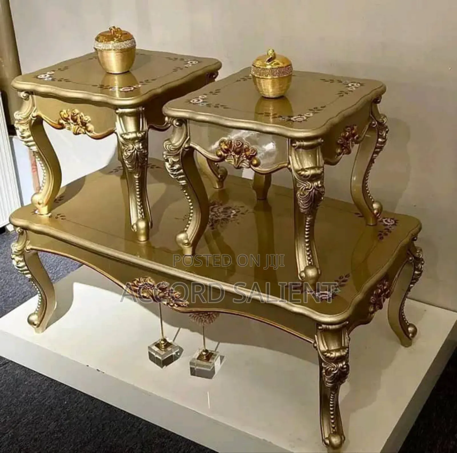Set Foreign Royal Center Table and 2 Side Stools