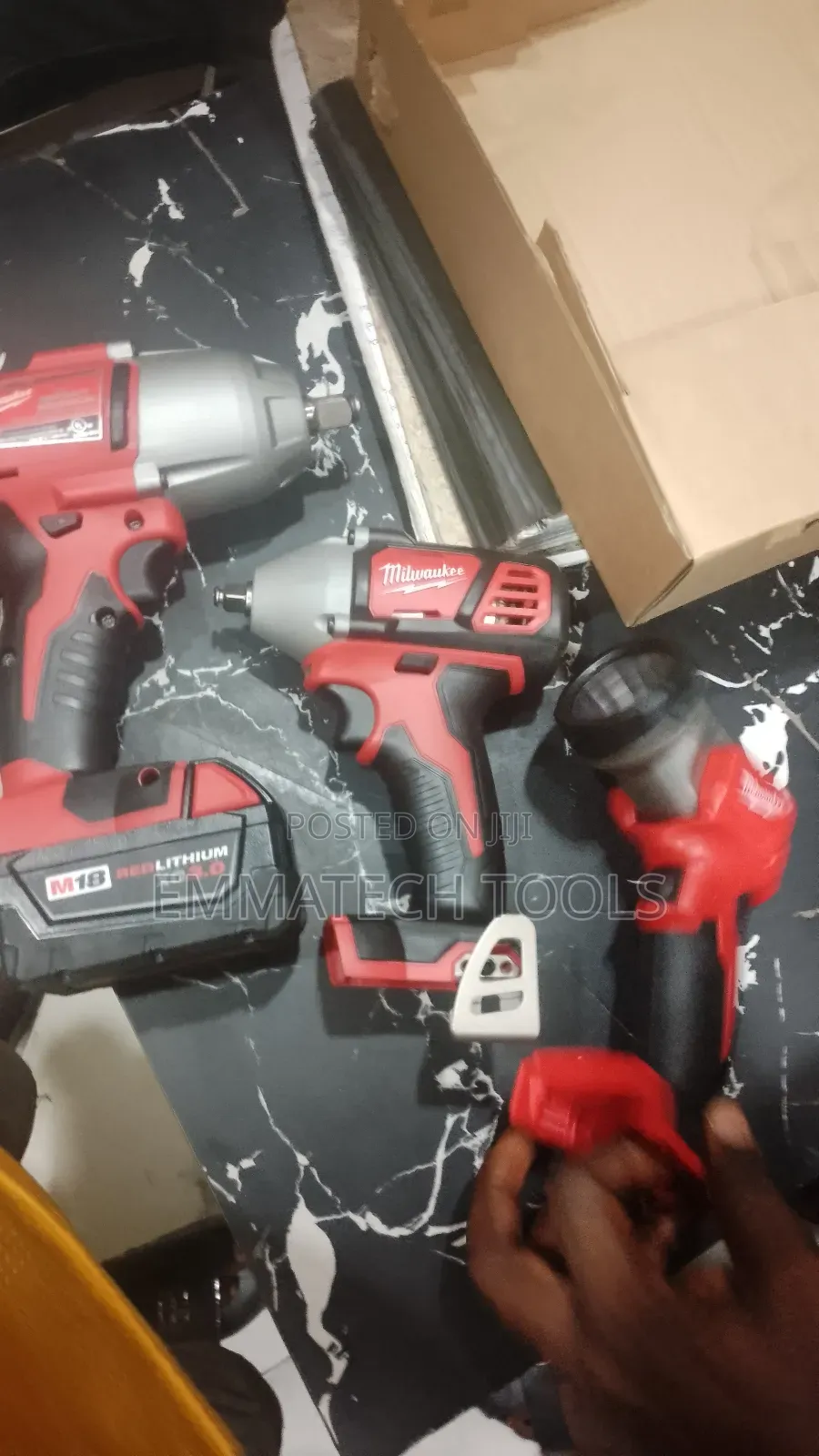 Milwaukee Tools Set Machine