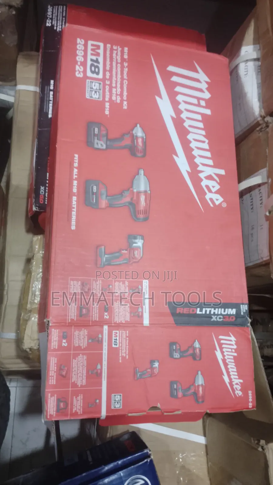 Milwaukee Tools Set Machine