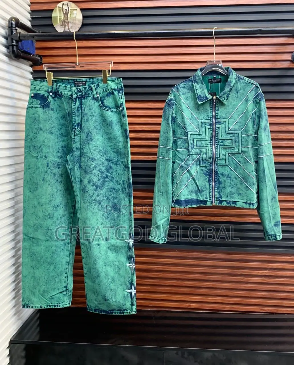 Luxury and Quality Jeans Up and Down Designer