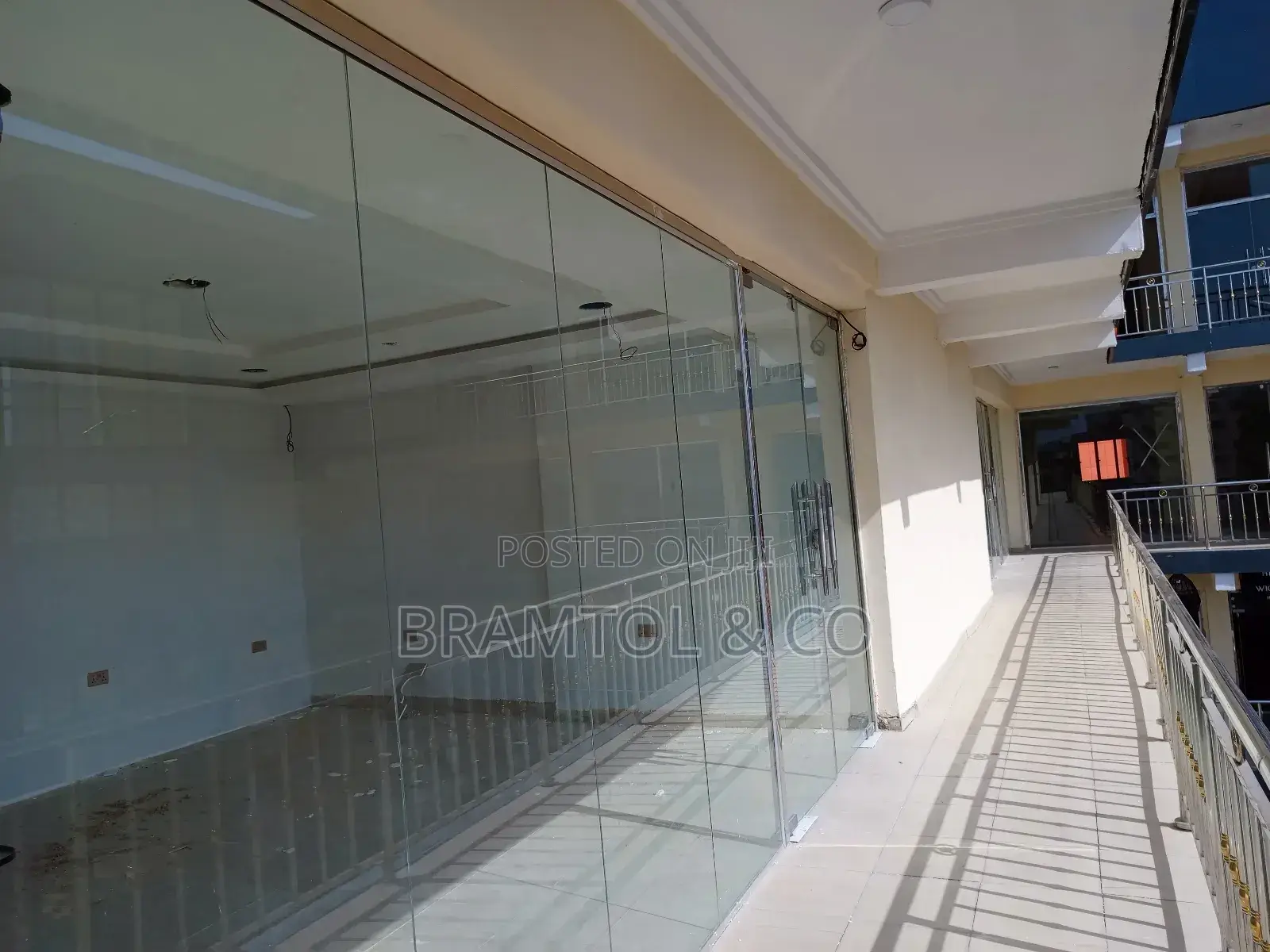 125sqm Shop/Office In A Brand New Plaza