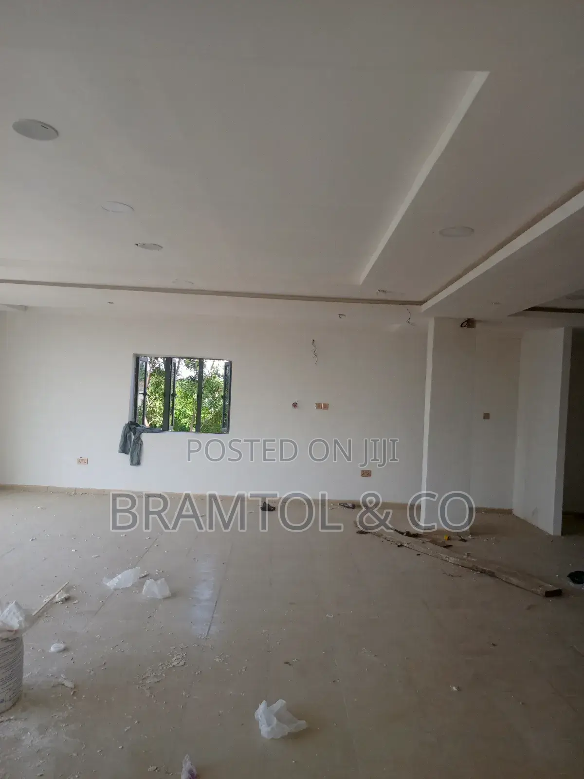 160 SQM Office/Shop Space in a Newly Built Plaza