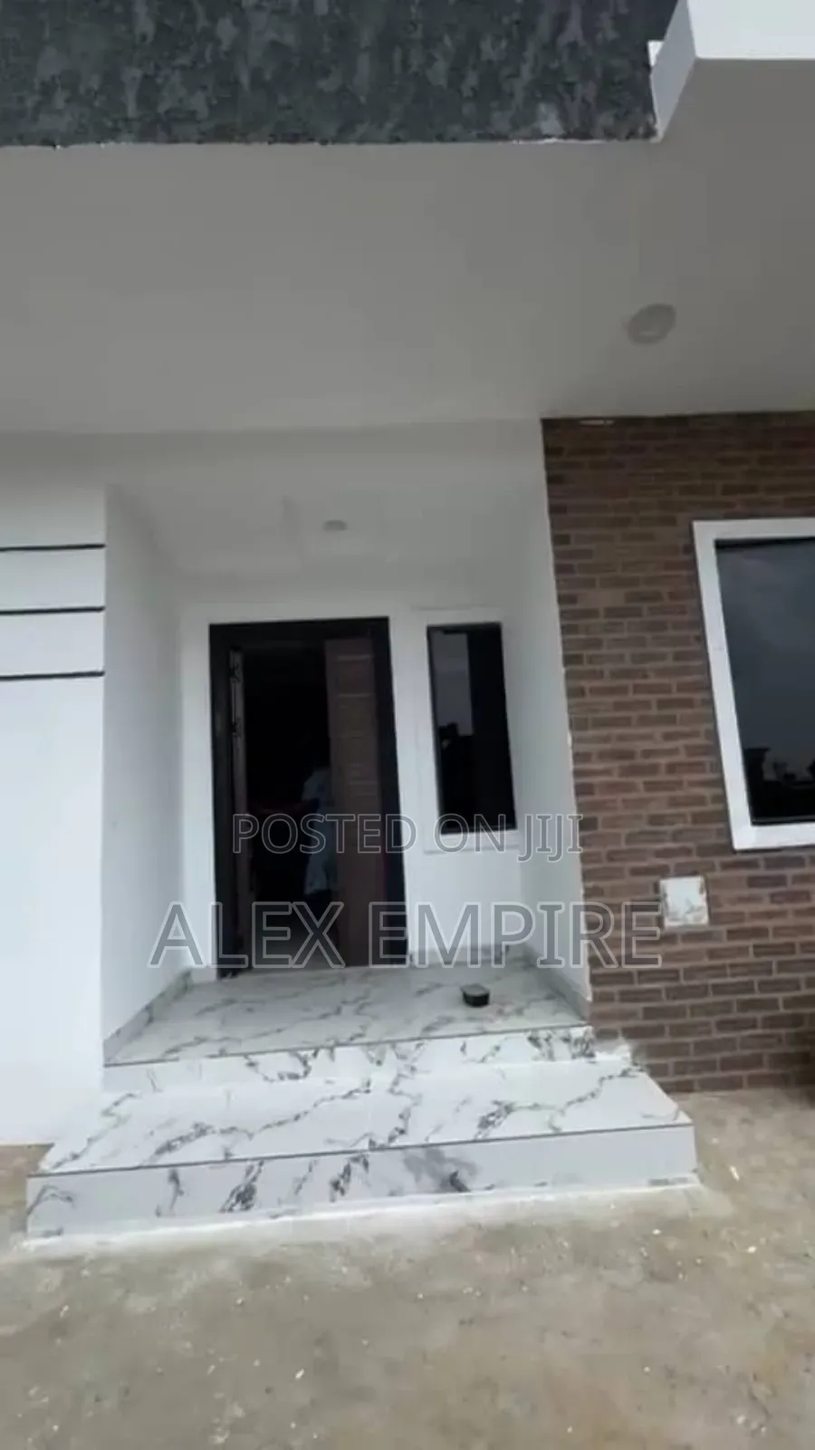 5bdrm Duplex in Ago Palace for sale