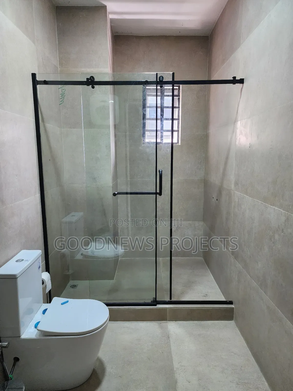 Straight Sliding Shower Glass {Black Accessories)