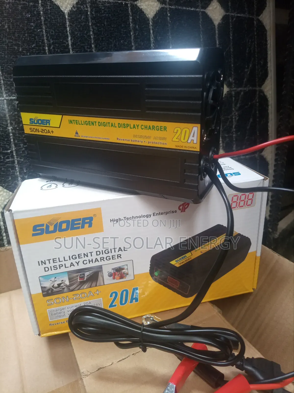 SUOER Battery Charger 20ah12/24v.