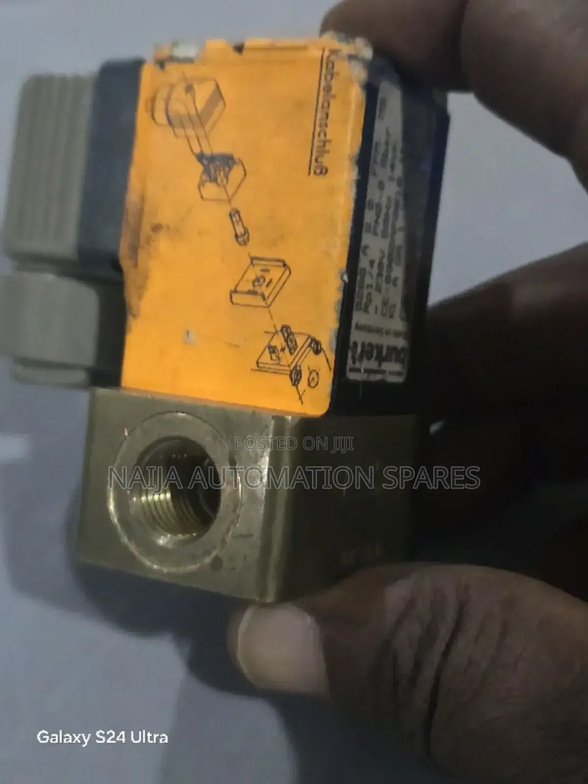 Burkert Electromagnetic Valve | 057095 | 220vac