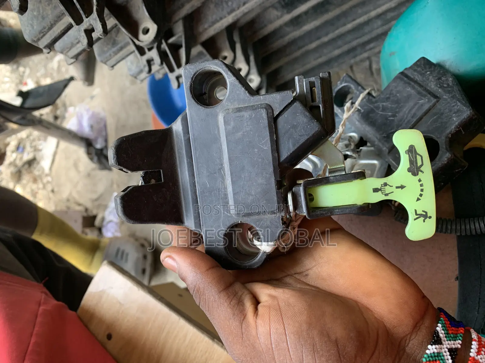 Boot Lock Toyota Corolla 2010
