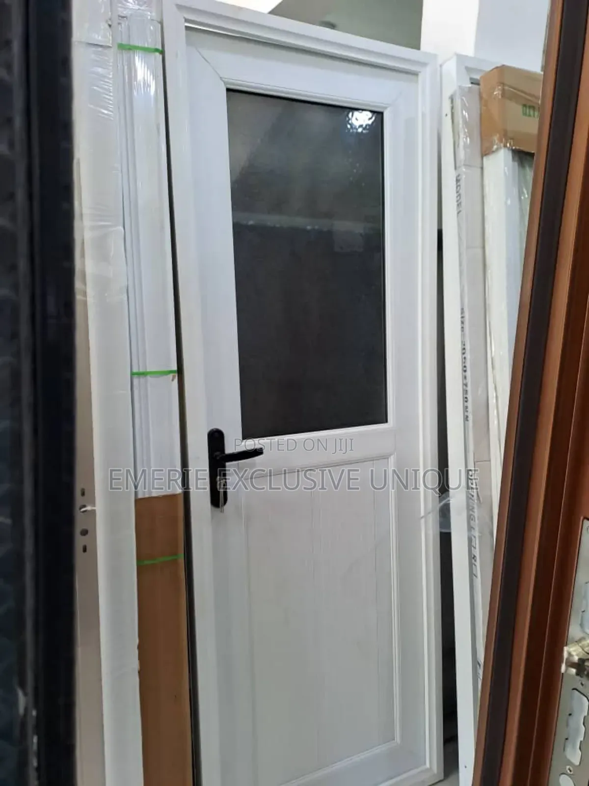 750 White PVC Toilet Half Glass Door