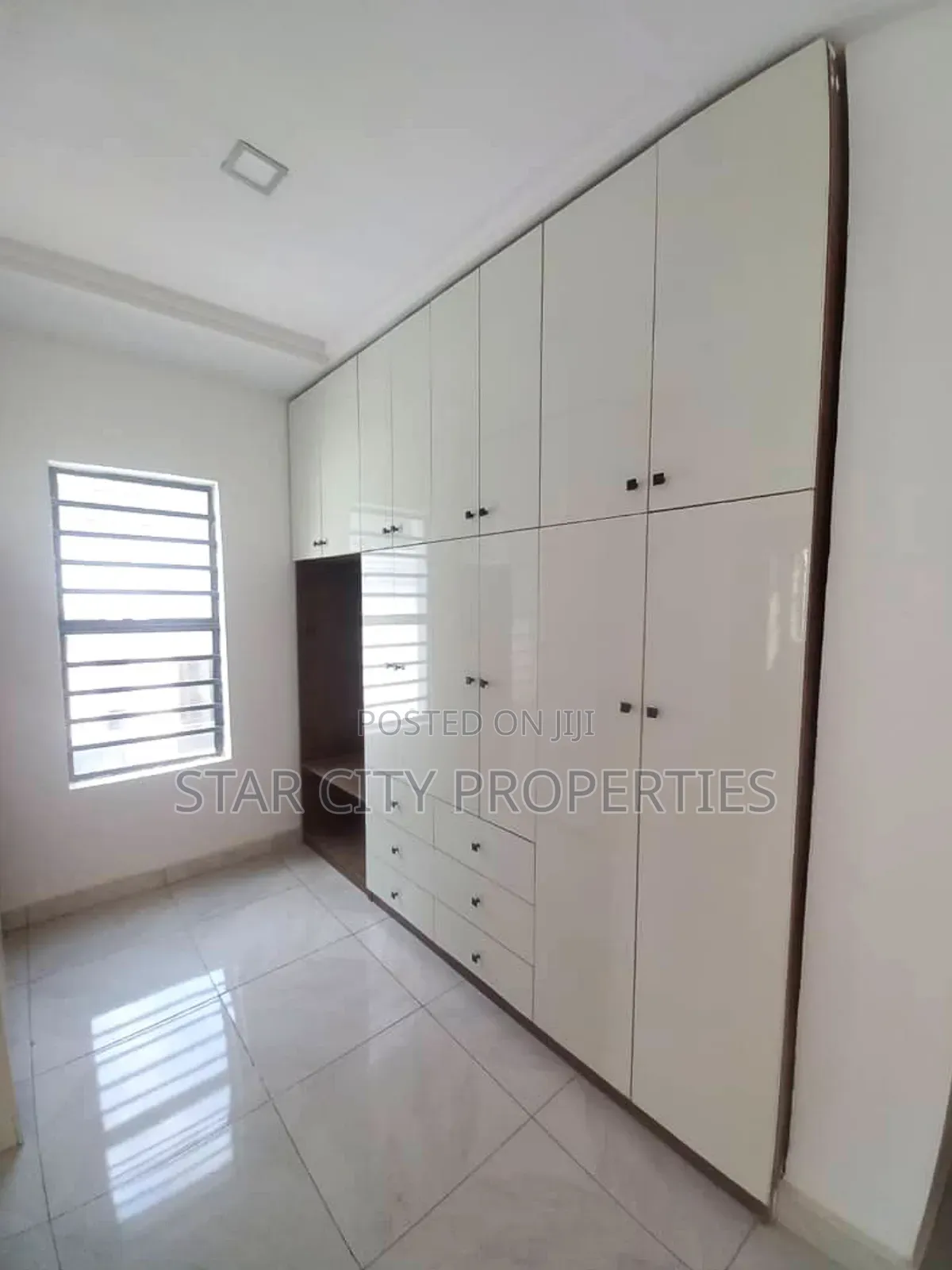 5bdrm Duplex in Magodo Phase 2 for sale