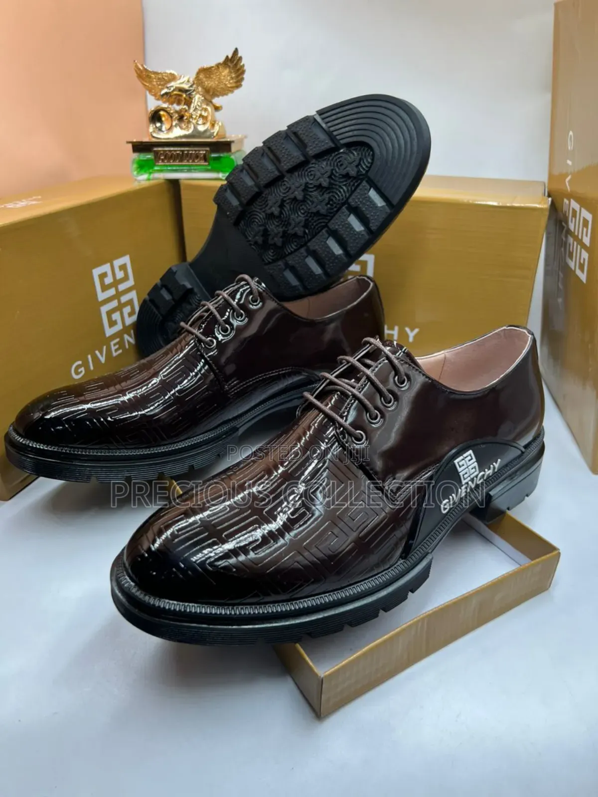 Men's Givenchy Leather Glossy Classic Lace Up Shoes