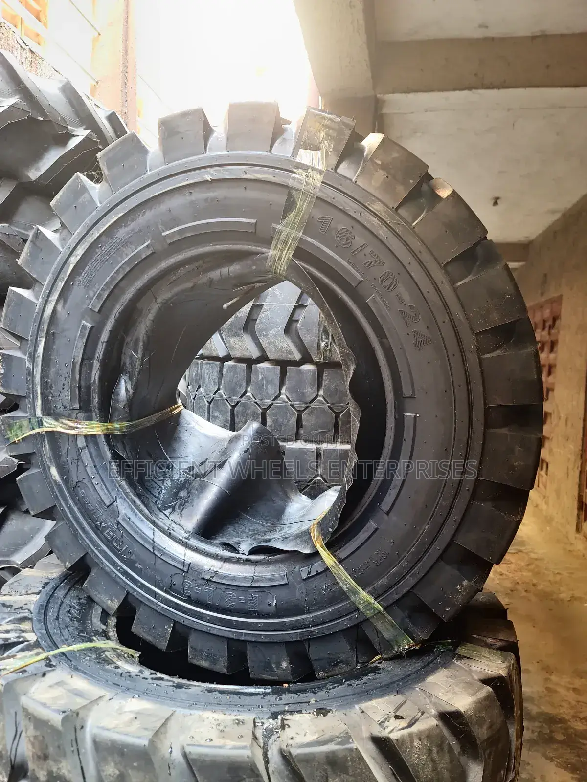 16/70-24 MAXTIRES Payloader Truck Tyres