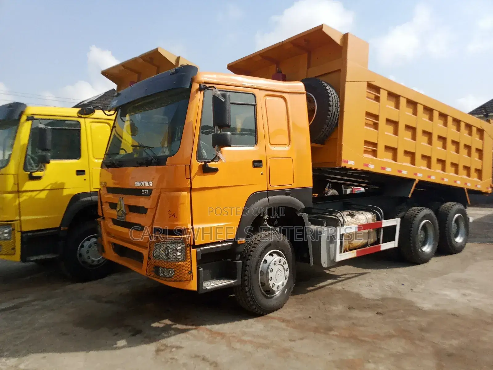 10tyres 30tons Grade 1 Tokunbo Howo Dump Truck.