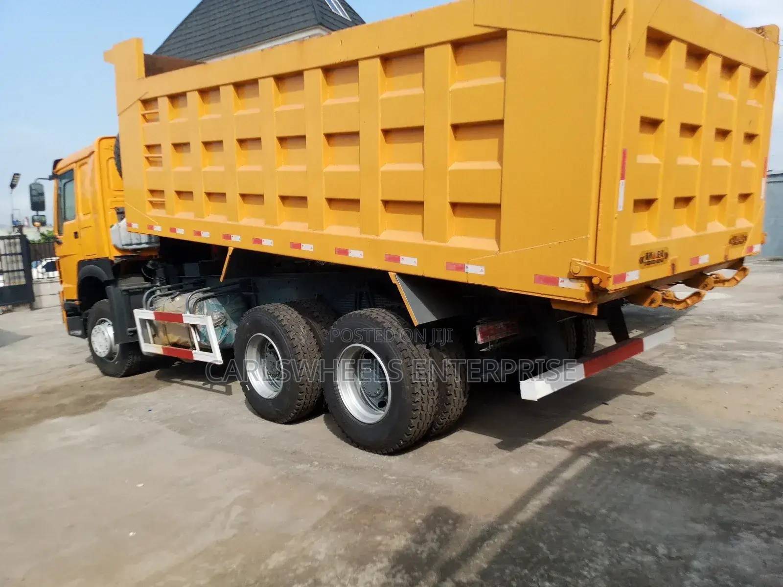 10tyres 30tons Grade 1 Tokunbo Howo Dump Truck.