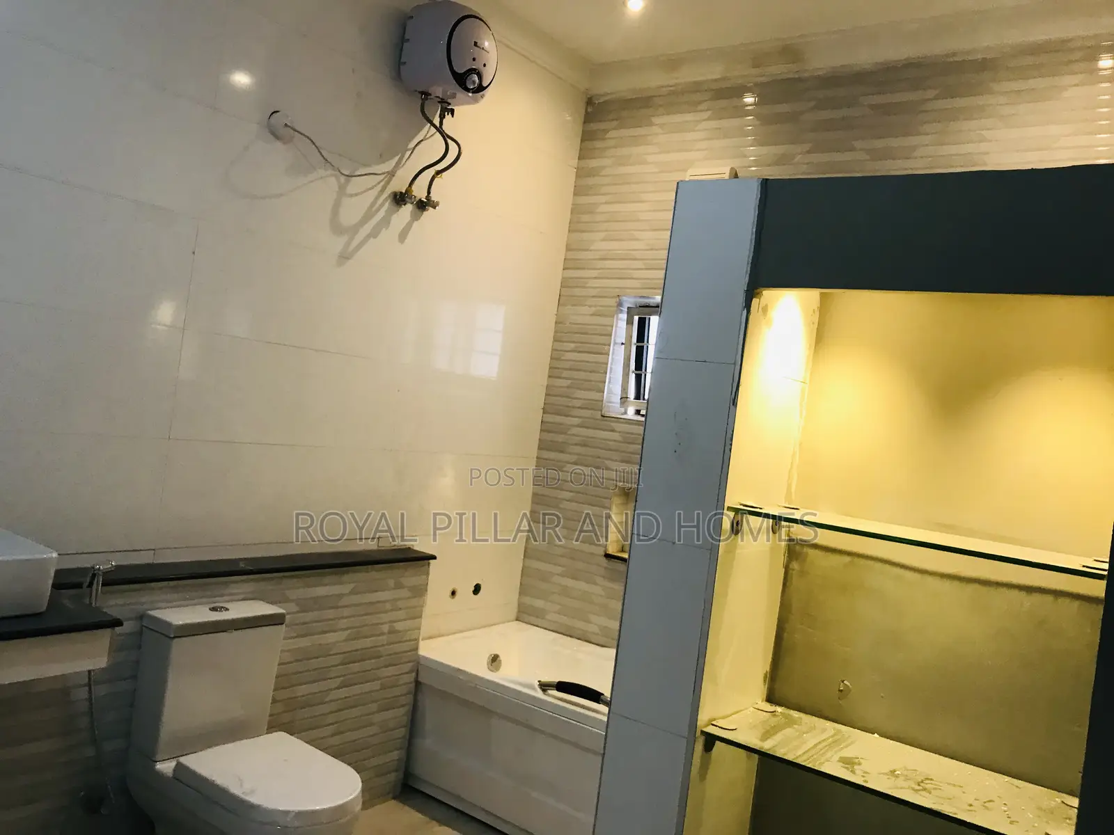 5bdrm Duplex in Durumi for sale