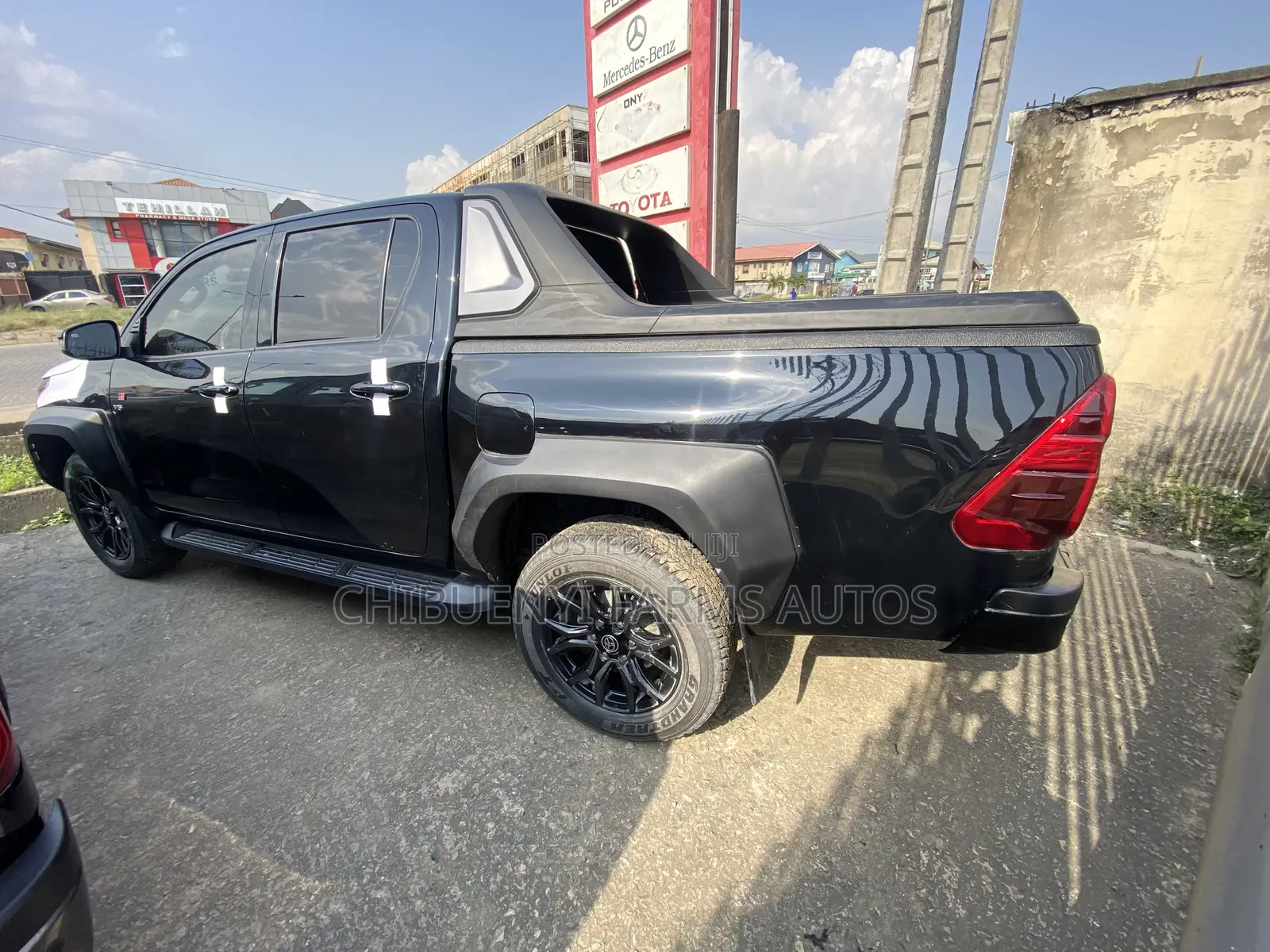 New Toyota Hilux 2023 Black