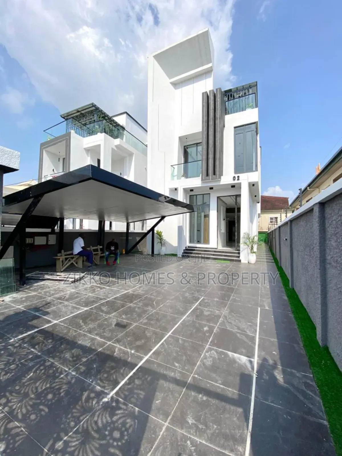 5bdrm Duplex in Ikota for sale