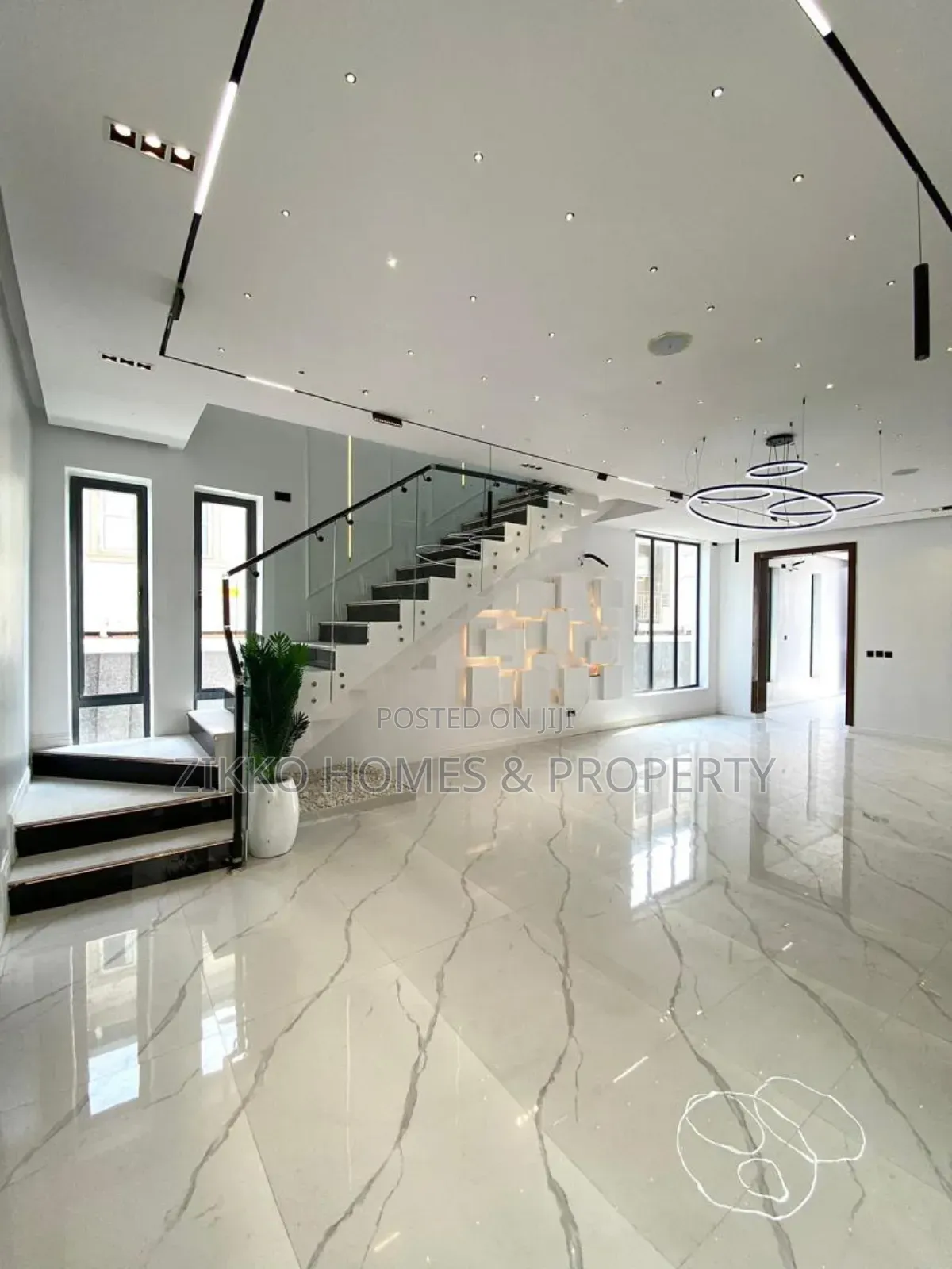 5bdrm Duplex in Ikota for sale