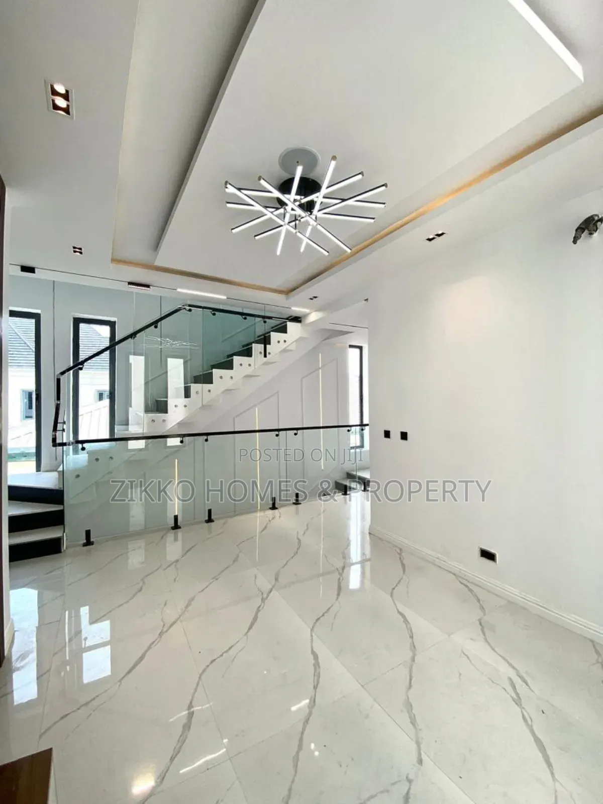 5bdrm Duplex in Ikota for sale