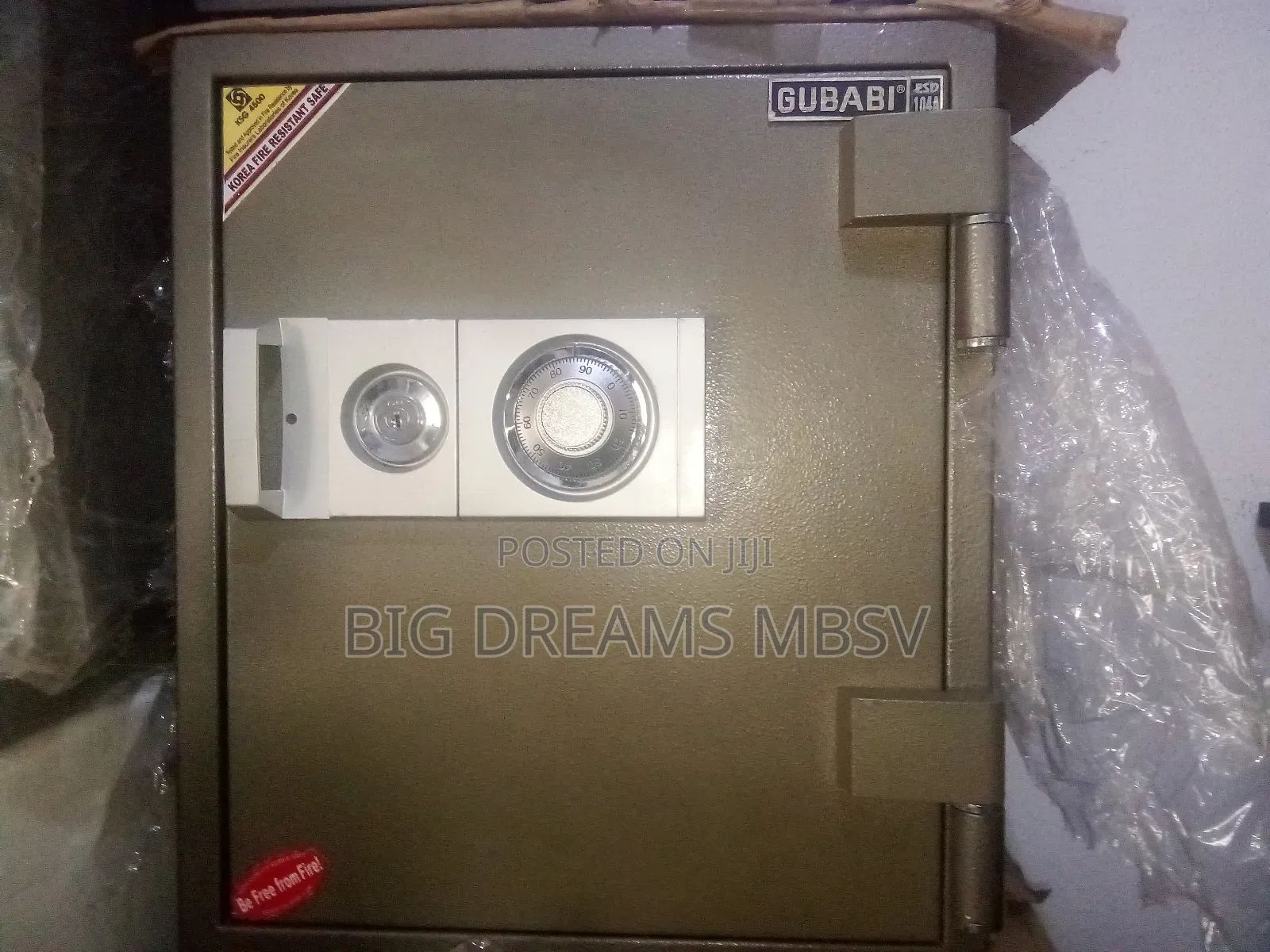 Gubabi And Ultimate 104s Analogue Fireproof Safe