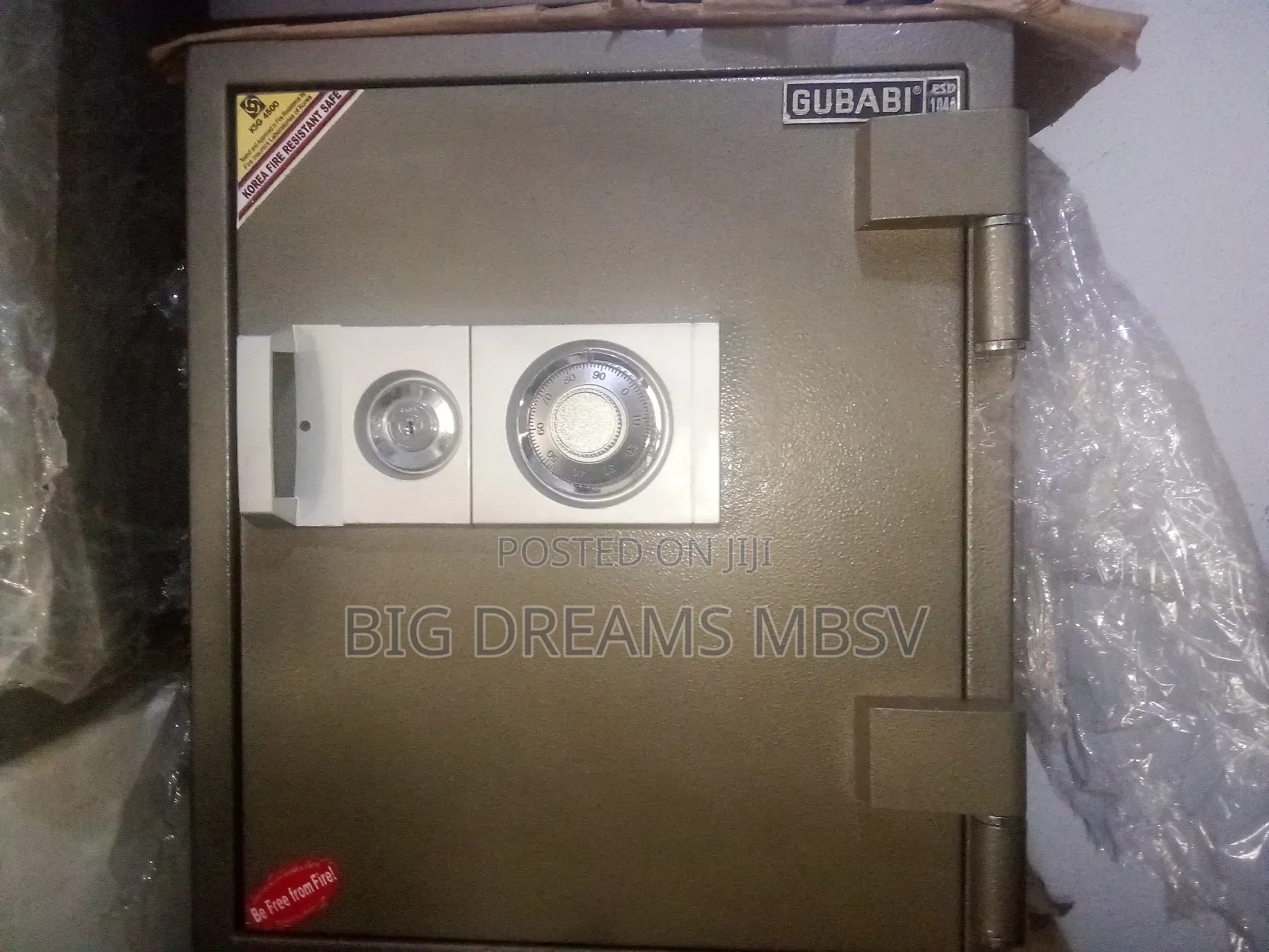 Gubabi And Ultimate 104s Analogue Fireproof Safe
