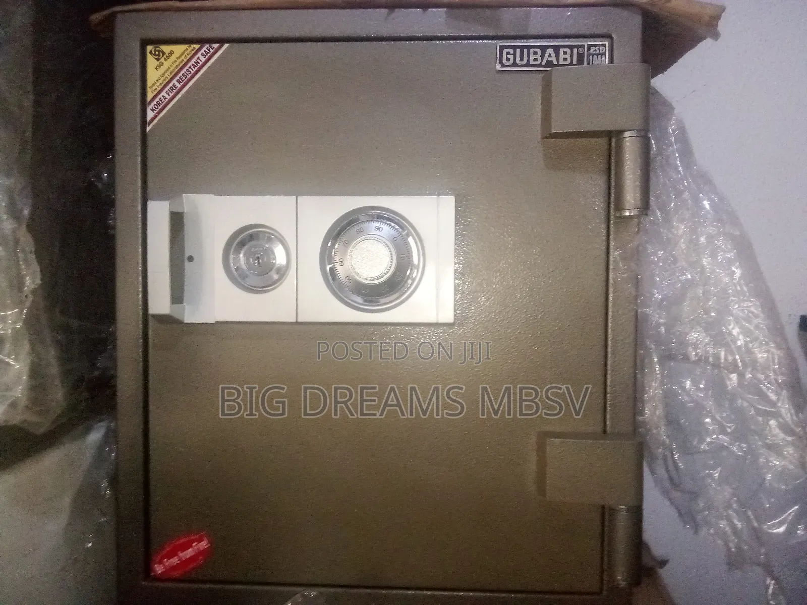 Gubabi And Ultimate 104s Analogue Fireproof Safe