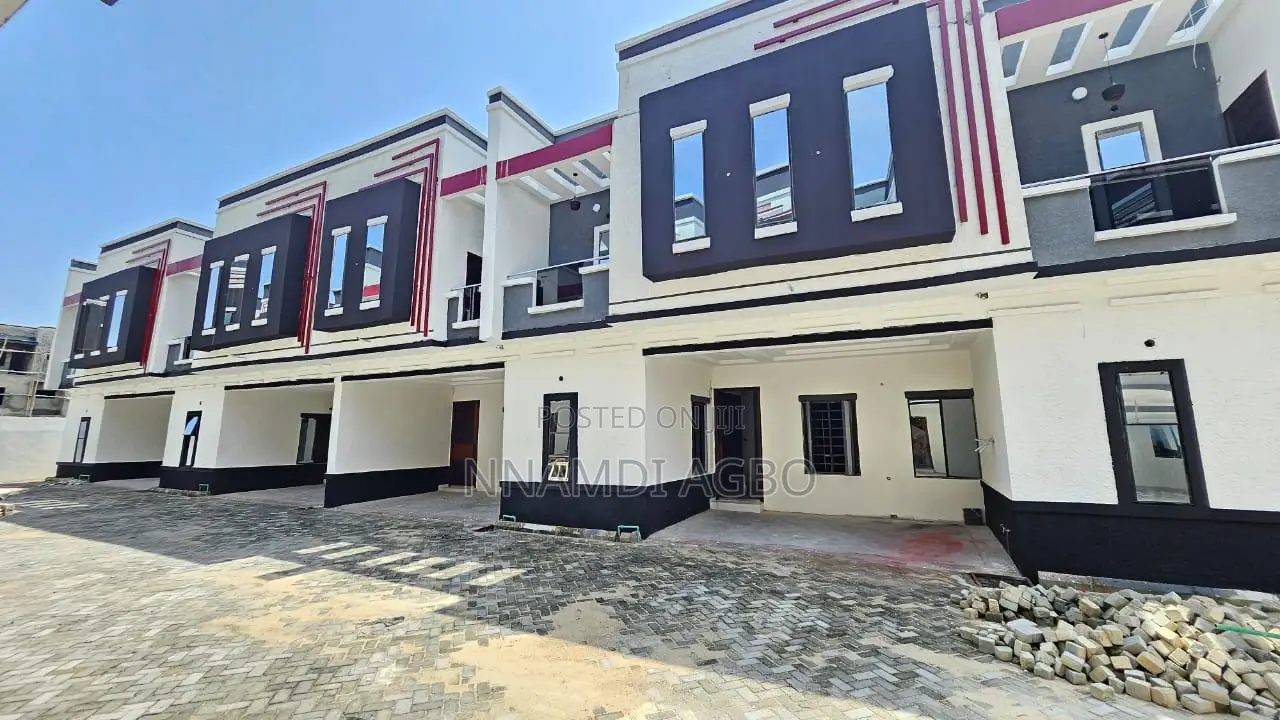 4bdrm Duplex in Orchid for Sale