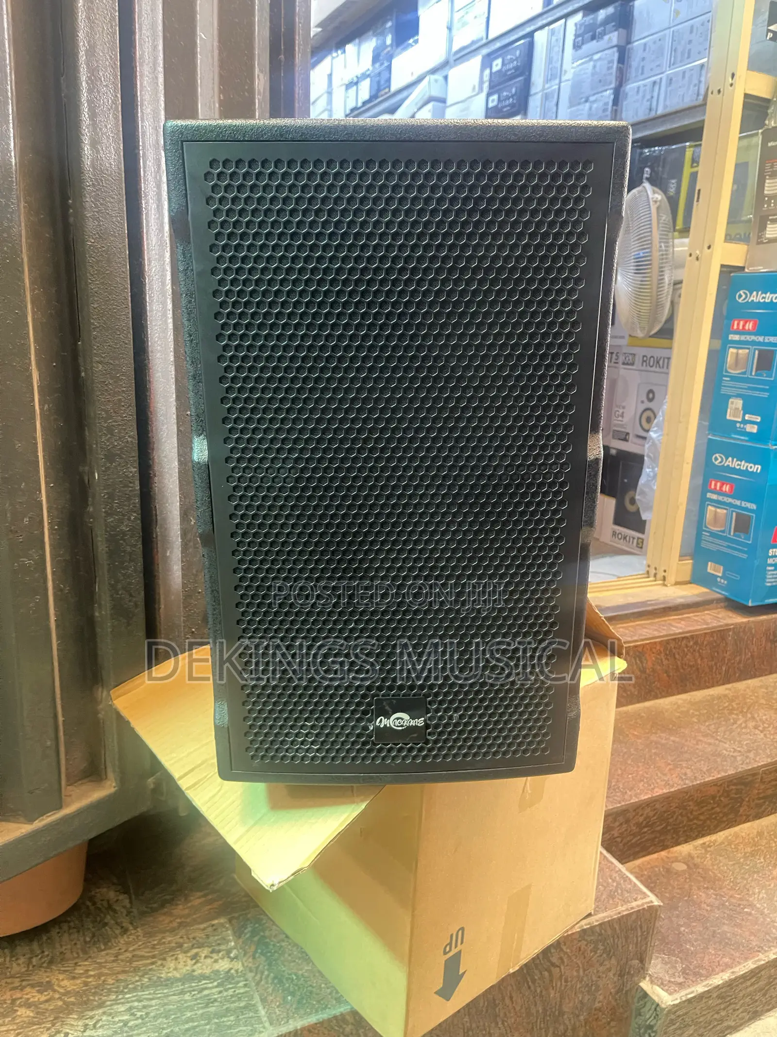 Mackie 12 Inches Active Speaker BT/USB/TF Card