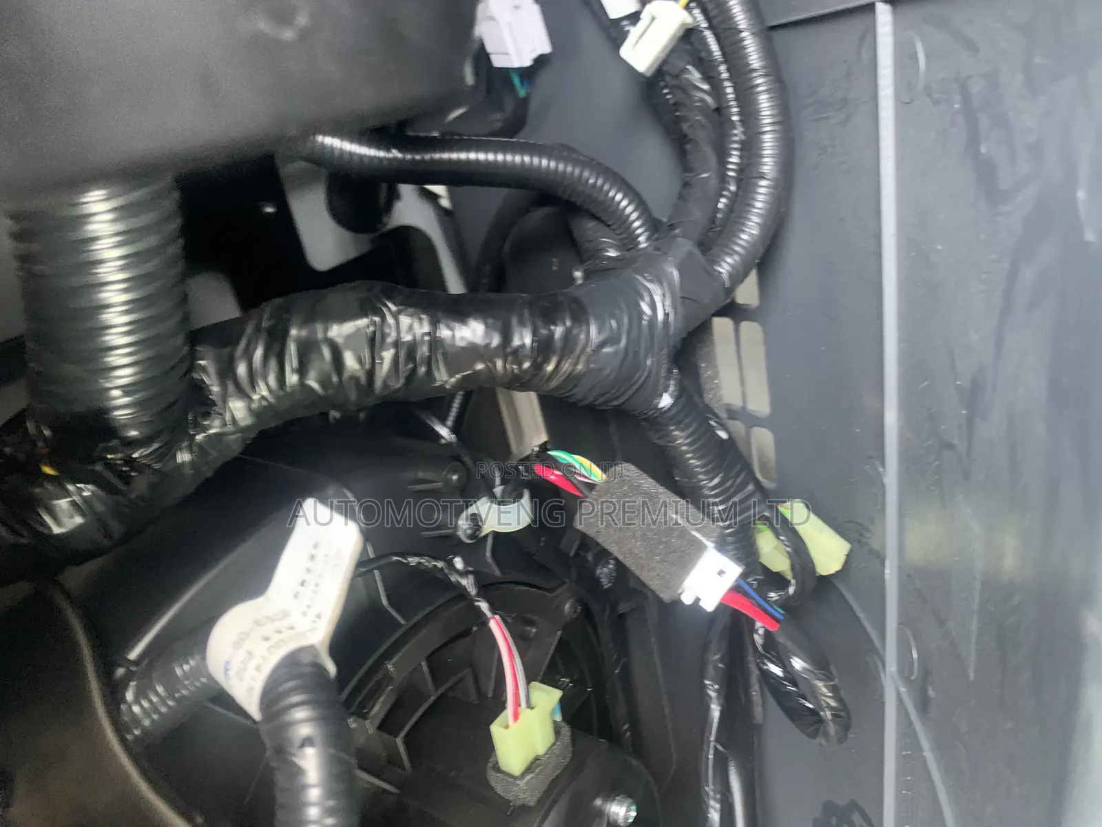 Durable Car Tracker for Mercedes Toyota
