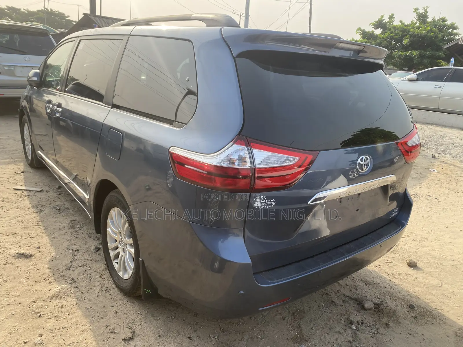 Toyota Sienna 2017 Blue