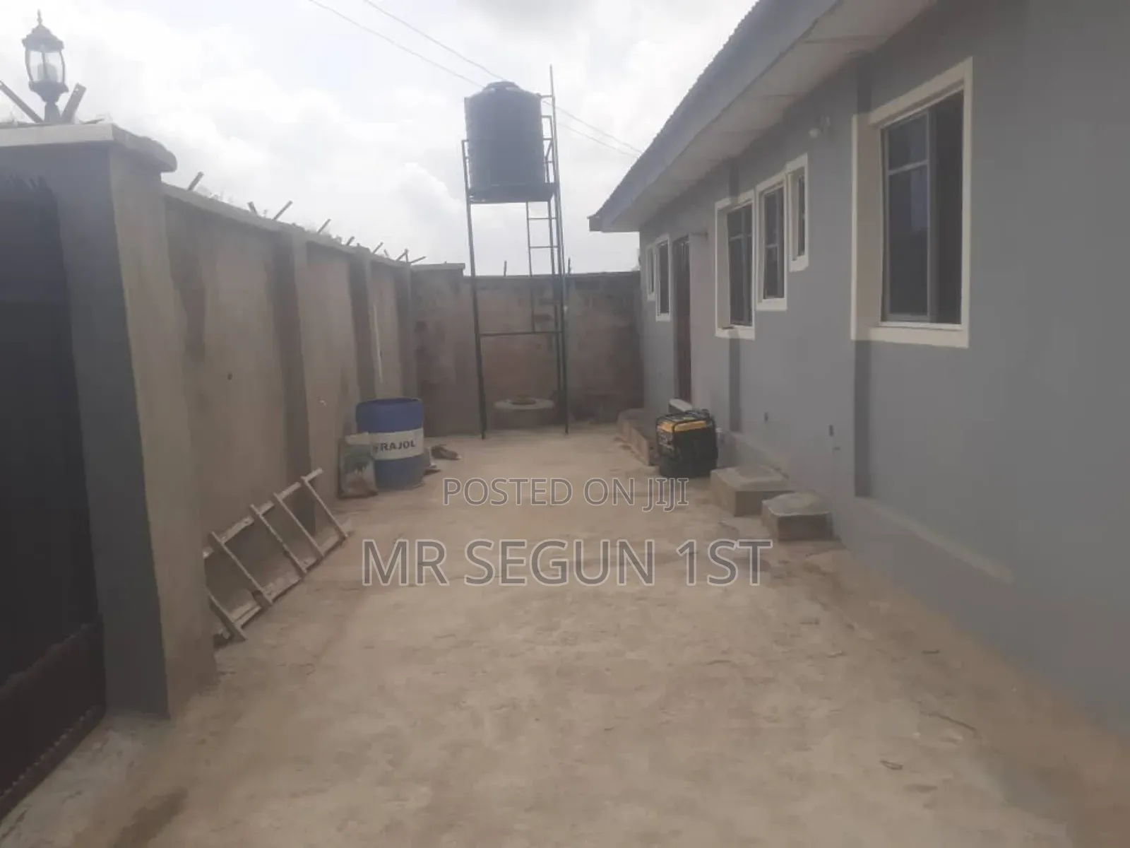 7bdrm Bungalow in Unity, Ibadan for sale