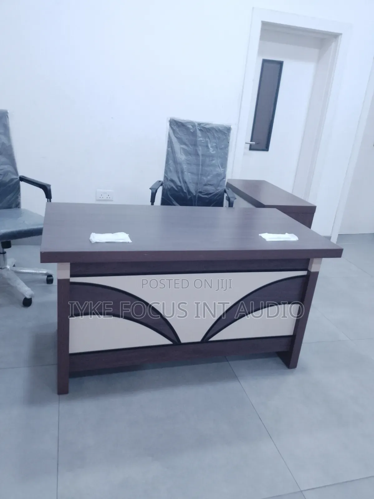Executive Table With Extension