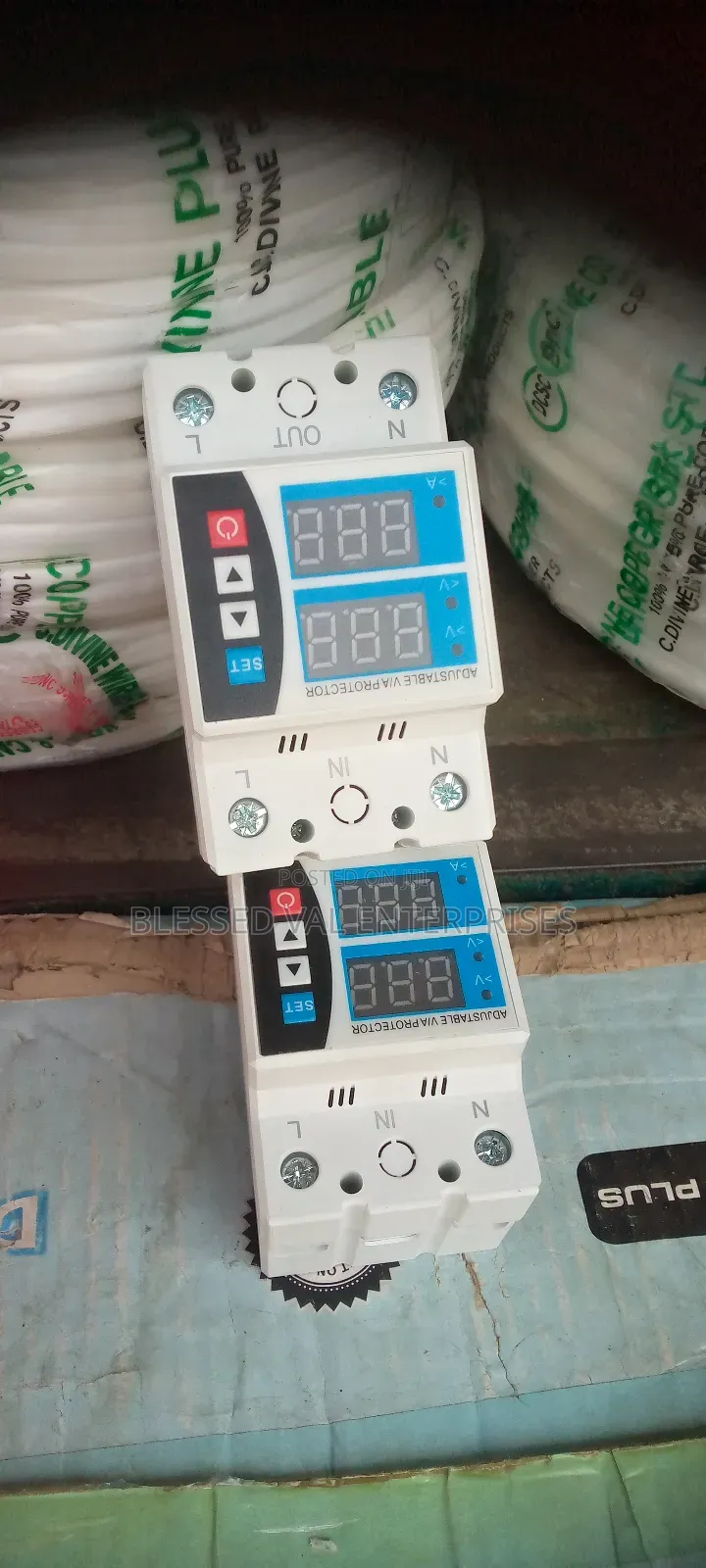 100 Amps Digital Adjustable Voltage Protector