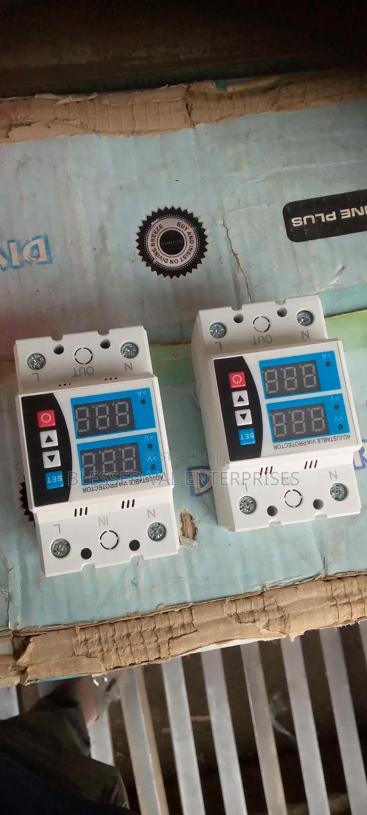 100 Amps Digital Adjustable Voltage Protector
