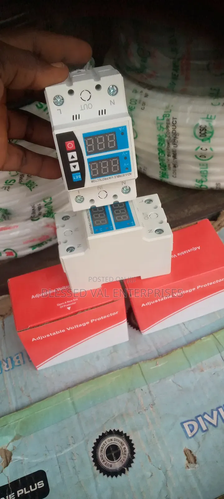 100 Amps Digital Adjustable Voltage Protector