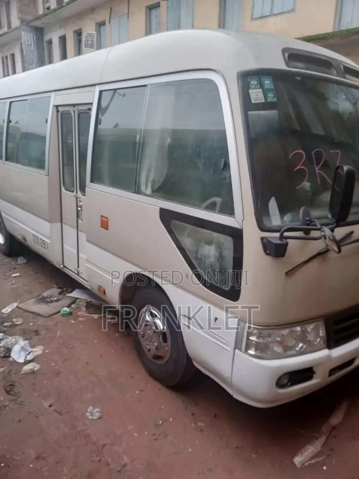 Toyota Coaster 2014 Gold