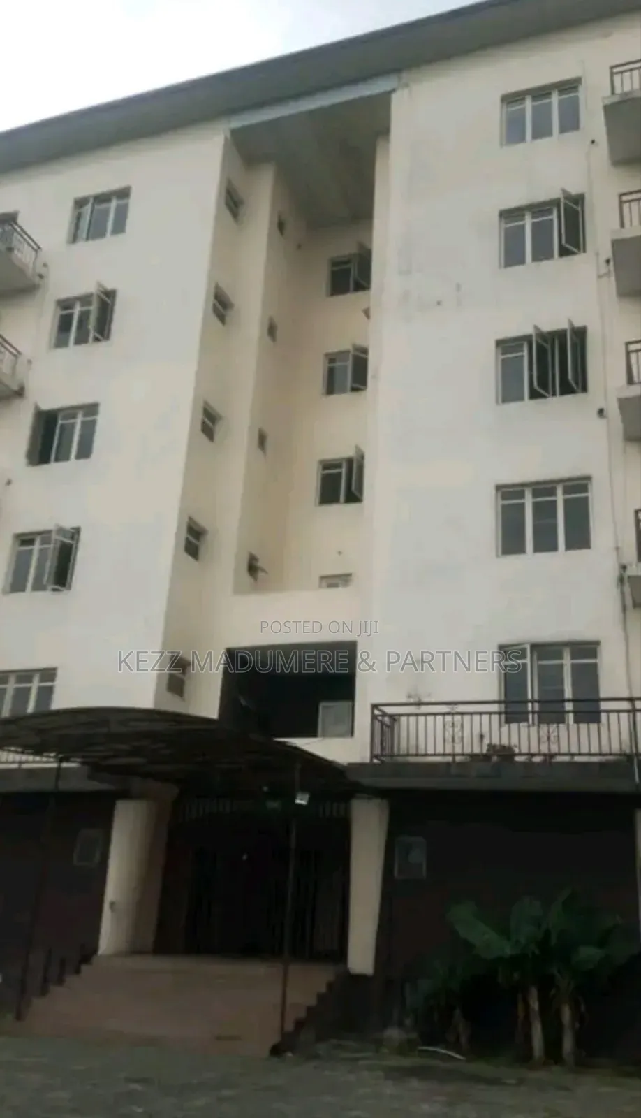 20bdrm Block of Flats in New Gra , Port for sale