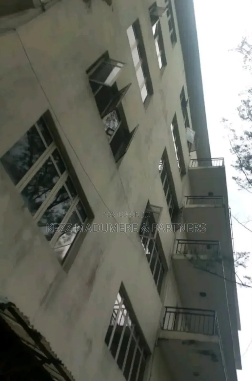 20bdrm Block of Flats in New Gra , Port for sale