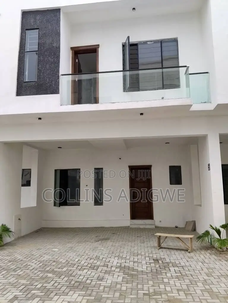 4bdrm Duplex in Vgc for sale