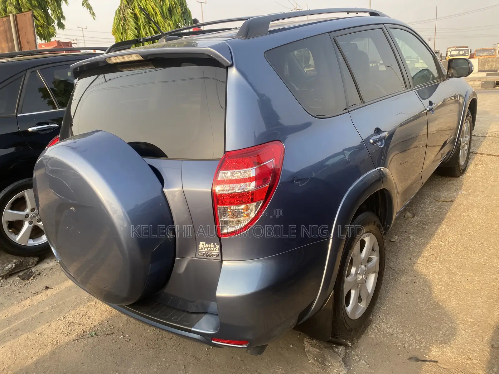Toyota RAV4 Limited 2011 Blue